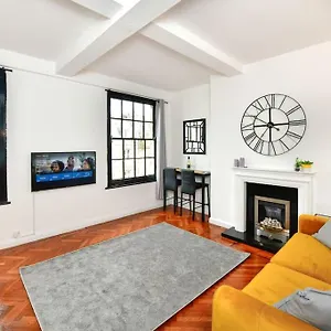 Westgate House Apartment