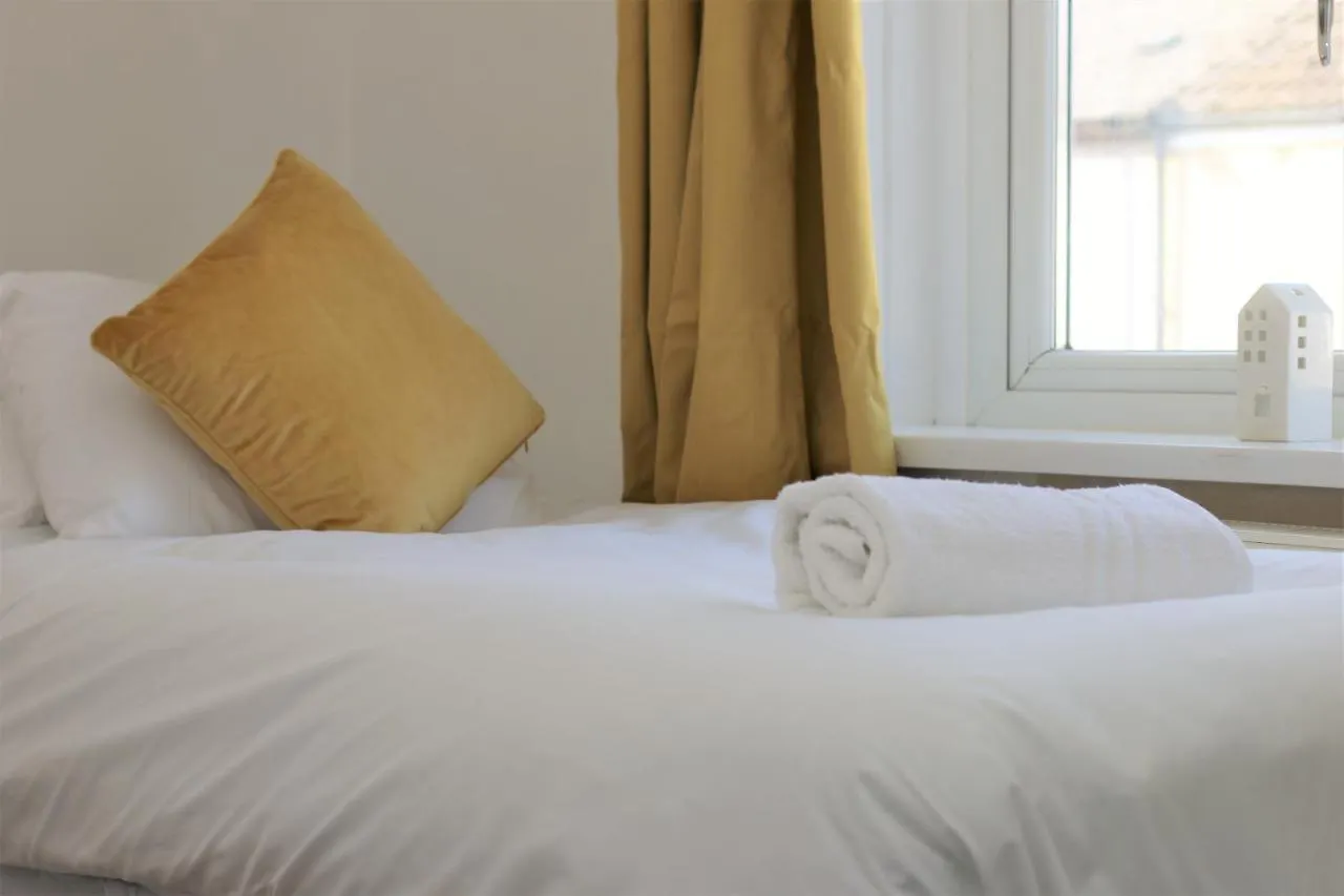 Fitzroy Terrace By Property Promise Cardiff 0*,